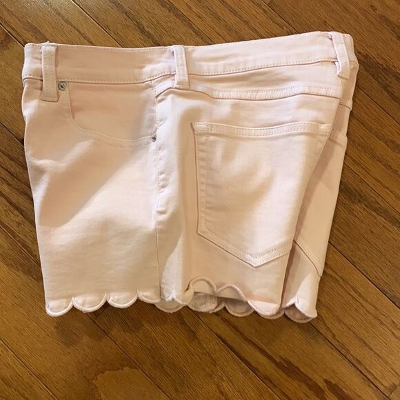 Soho Size 0 pale pink denim jeans with scalloped hemline. - Picture 5 of 9